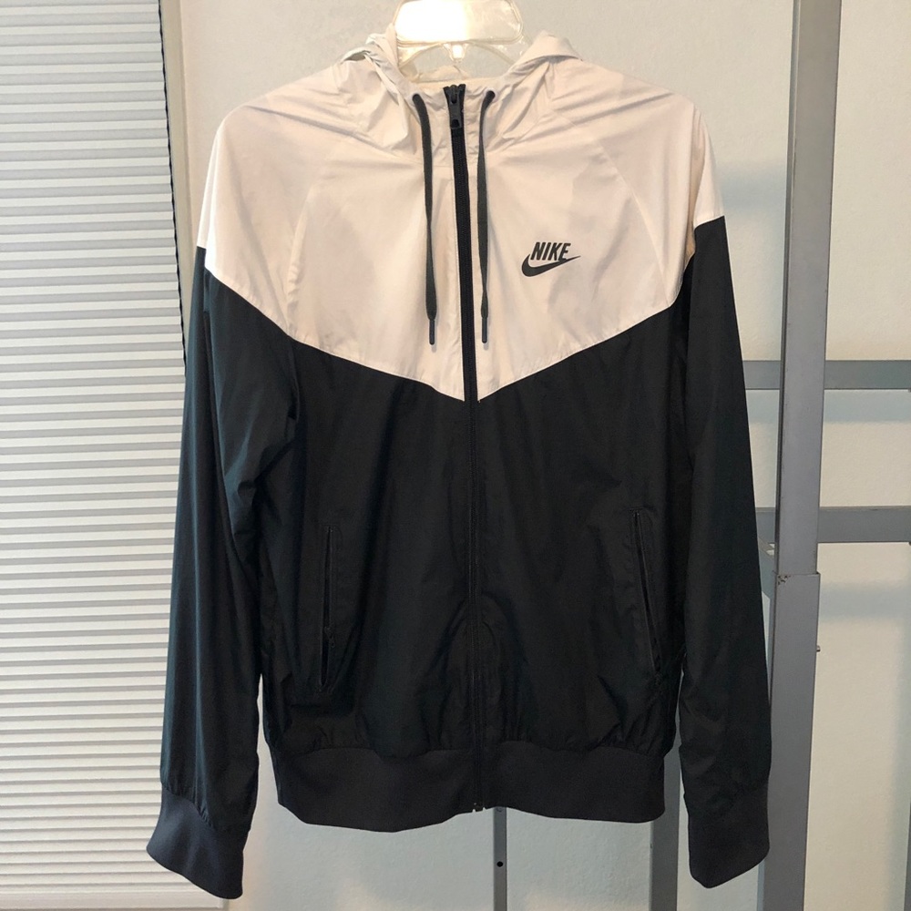 Nike Men’s Wind breaker